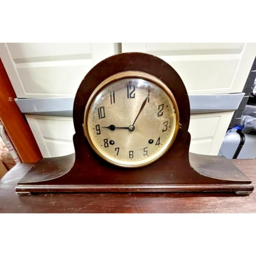Antique New Haven 8 Day Mantle Clock - Works - With Key -   20' x 11" x  4.5"